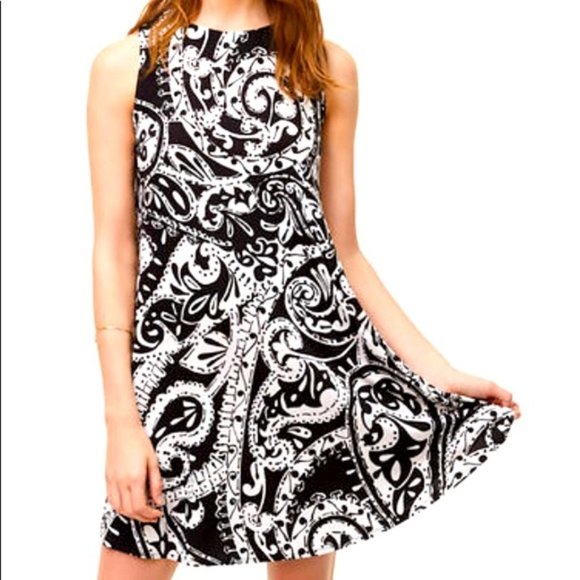 LOFT Petites  Black & White Paisley Design Sleeveless Dress - Picture 2 of 11